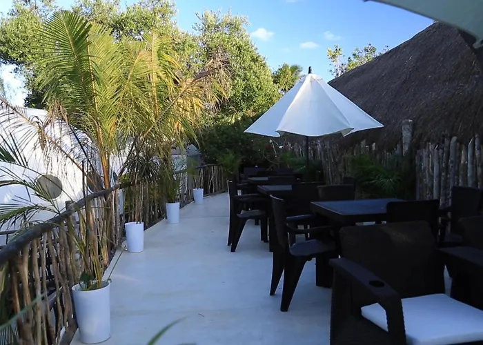 Cozy Room Near The Beach, Party Zone